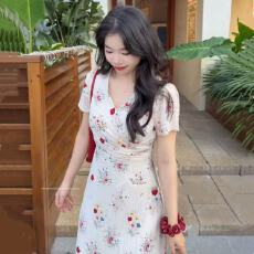 批发大码女装碎花明媚大方温柔法式显瘦气质<b class='q'>中长</b>款<b class='q'>连衣裙</b>设计感长裙子