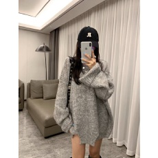 批发灰色中长款<b class='q'>针织衫</b>慵懒风宽松秋冬韩版开叉毛衣<b class='q'>女</b>设计感套头长袖潮