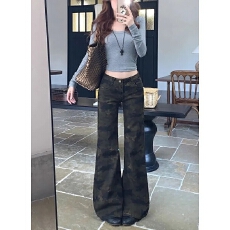 美式高街迷彩微喇牛仔裤女2026春季新款宽松垂感辣妹阔腿裤子