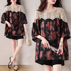 2026夏季新款胖MM时尚减龄宽松遮肉显瘦蕾丝拼接印花大码T恤上衣