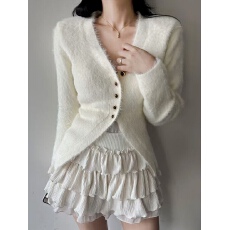 批发<b class='q'>韩国</b>冬款 轻熟风优雅大V领单排扣质感毛绒针织<b class='q'>短外套</b>