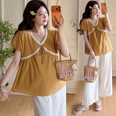 批发实拍现~孕妇时尚套装2026夏新款泡泡袖V领钩花上衣阔腿<b class='q'>裤</b><b class='q'>两件套</b>