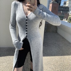 批发韩国ins 设计感<b class='q'>长袖</b>V领针织连衣裙女