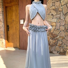 批发度假套装女气质名媛小众设计性感交叉挂脖上衣荷叶花边长裙<b class='q'>两件套</b>