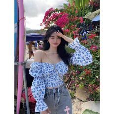 批发蓝色小清新碎花露肩泡泡袖性感气质短款<b class='q'>衬衣</b>绑带上衣长袖女