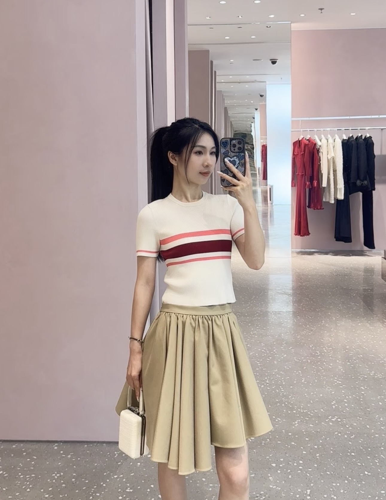 한 부서 작은 대중 스트라이프 배색 니트 맨위 코디 프랑스식 불규칙 반 스커트 카키 색 반신 스커트 두 조각