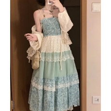 批发大码~<b class='q'>夏</b>季新款百搭蕾丝开衫＋甜美海边度假裙