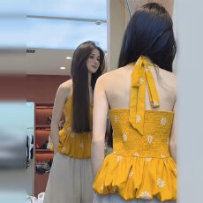 批发2026新款黄色碎花挂脖吊带背心女夏季外穿辣妹露背无袖<b class='q'>花苞</b>上衣短