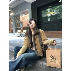 批发红人馆灯芯绒外套<b class='q'>女</b>款秋冬2025新款今年流行爆款巨好看的夹棉上衣