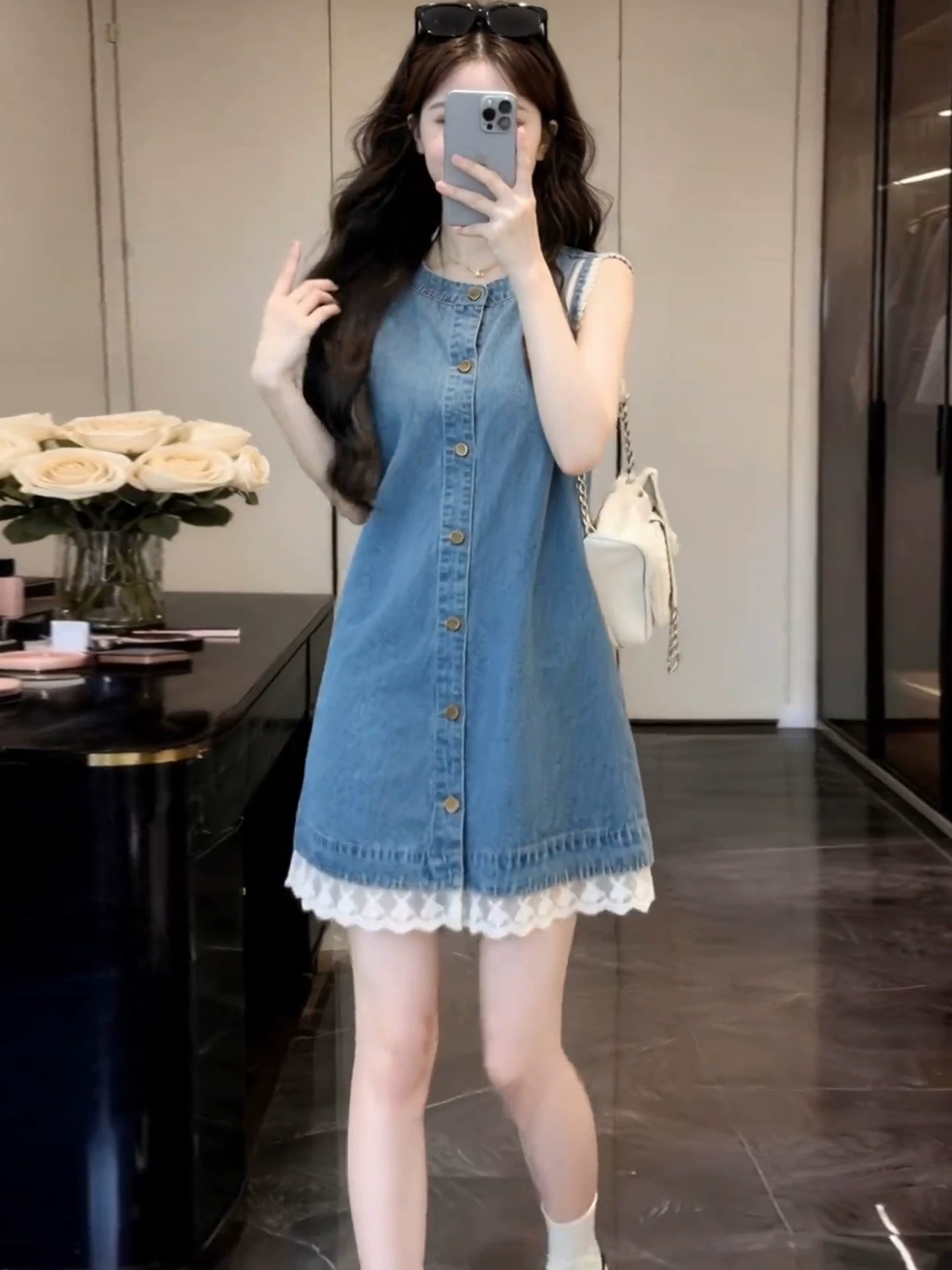 항구 바람 작은 키 레트로 데님 여성 드레스 여름 새로운 고급 센스 품격 슬림해 보이는 레이스 조끼 미니 스커트