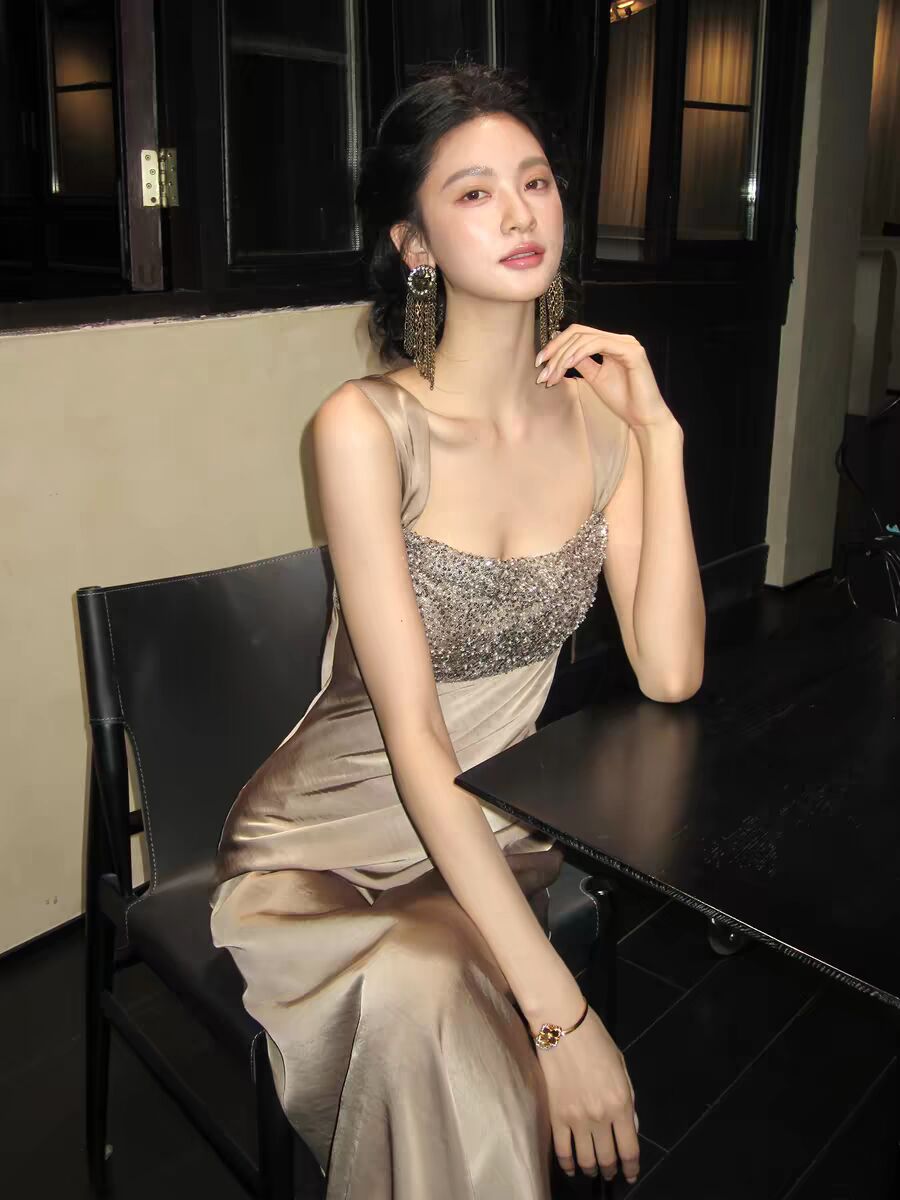 하나부터 순간 새로운 쌀 화이트 쉔 스타 빛 럭셔리 센스 새틴 슬립 드레스 고급 주문 구슬 인어 꼬리 스커트