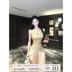 批发灰尘邓邓 蕾丝拼接挂脖连衣裙女2025冬季新款无袖气质长裙裙子