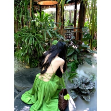 批发一颗甜桃yikett《绿野仙踪》夏季度假露背吊带<b class='q'>连衣裙</b>女气质长裙