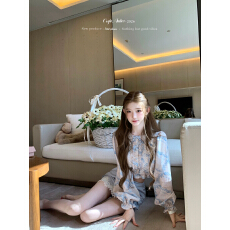 批发迟伞伞26/ss 柔雾花境 vtg生成色蓝色<b class='q'>印花</b><b class='q'>衬衫</b>+蝴蝶结蕾丝半裙