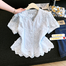 批发法式蕾丝<b class='q'>镂空</b>刺绣V领短袖衬衫女夏2026新款洋气减龄显瘦小衫上衣