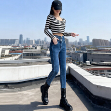 批发实拍2025秋冬热卖蜜桃臀高腰修身小脚设计感显瘦<b class='q'>铅笔裤</b><b class='q'>牛仔</b>裤加绒