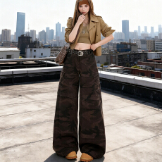 批发实拍2026春装新款热卖休闲工装<b class='q'>裤</b><b class='q'>迷彩</b>直筒<b class='q'>裤</b>辣妹风阔腿<b class='q'>裤</b><b class='q'>牛仔裤</b>女