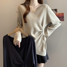 批发洋气设计感不对称V领长袖针织衫上衣大码女装微胖mm宽松内搭毛衣