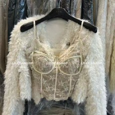 批发2025冬季新款<b class='q'>性感</b>蕾丝低V领蕾丝吊带内搭外穿<b class='q'>文胸</b>一体美背上衣女