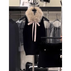 批发法式毛领无袖针织背心女<b class='q'>秋</b>冬新款纯欲辣妹毛毛围脖修身打底衫上衣