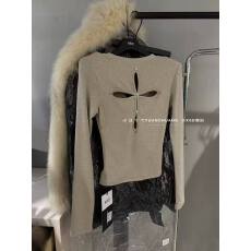 十三行2026春秋新款时尚显瘦长袖Ｖ领背后镂空 打底衫上衣女