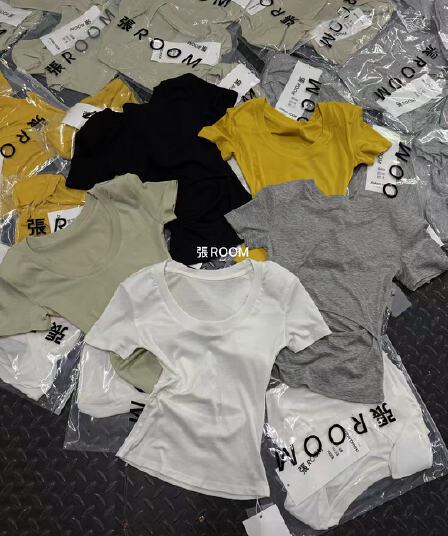 장 room 여름 2026 새로운 한국 스타일 u 칼라 반팔 홀로우 아웃 이슬 허리 티셔츠 몸매 가꾸기 슬림해 보이는 핫걸 어깨 패드 맨위