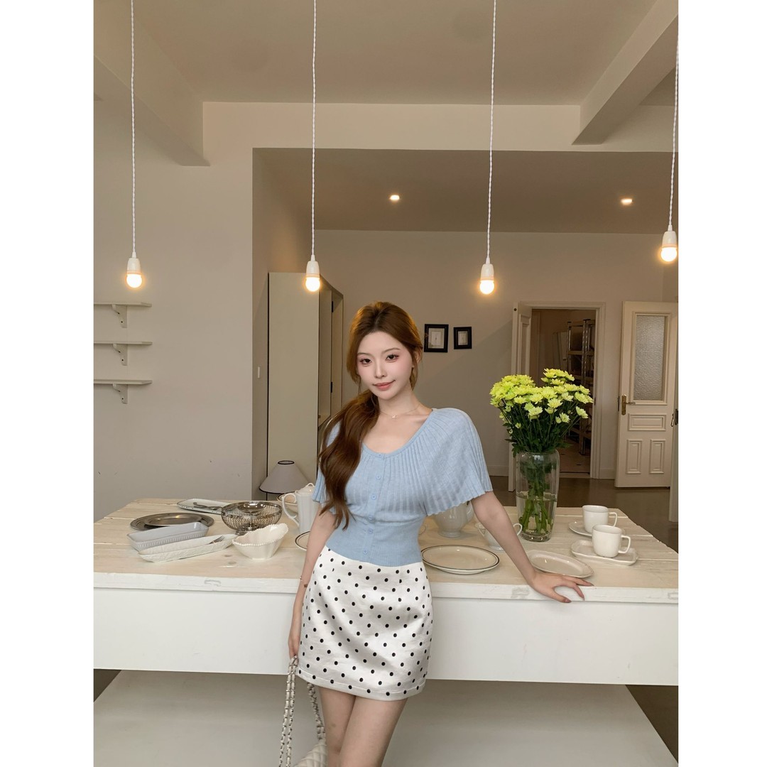 여름 새로운 패션 디자인 센스 장기 Pleat 대 라운드 넥 니트 스웨터 맨위