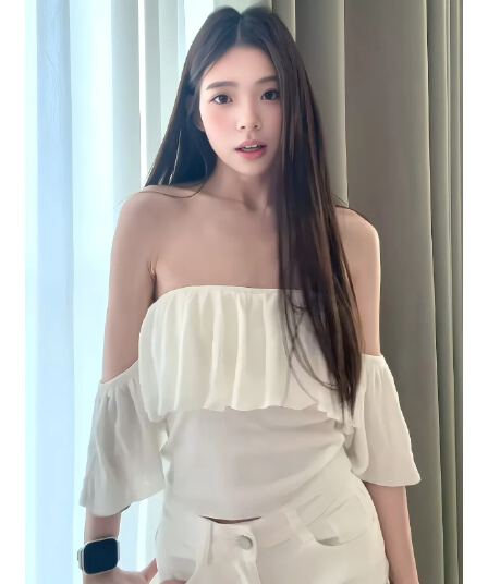 프랑스식 품격 바람 화이트 오프숄더 프릴 니트 스웨터 여성 여름 새로운 몸매 가꾸기 슬림해 보이는 고급 센스 맨위
