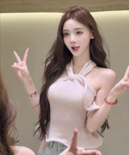 순수한 욕망 섹시함 바람 핑크색 행침 목 니트 조끼 여성 여름 새로운 몸매 가꾸기 슬림해 보이는 민소매 외출용 쇼트 스타일 맨위