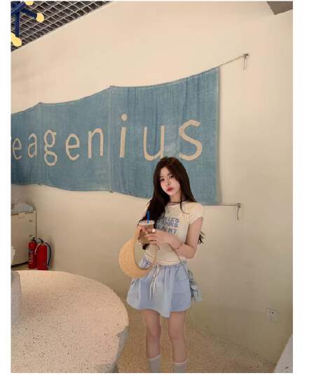 한여름 달콤한 꿈 화이트 싸움 파란색 알파벳 니트 반팔 파란색 명중 화이트 허리 머리 우산 치마