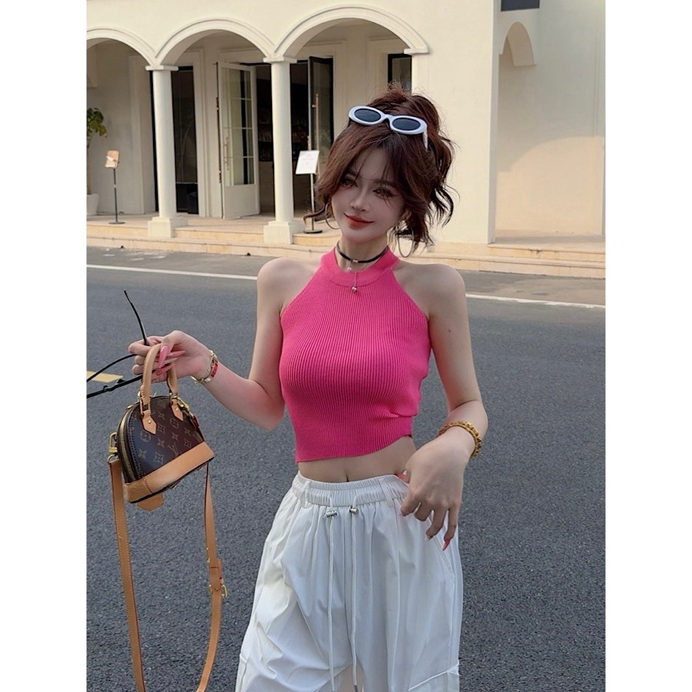여름 새로운 패션 다용도 디자인 센스 행침 목 핫걸 니트 조끼 여성 몸매 가꾸기 슬림해 보이는 고급 센스 맨위 여성