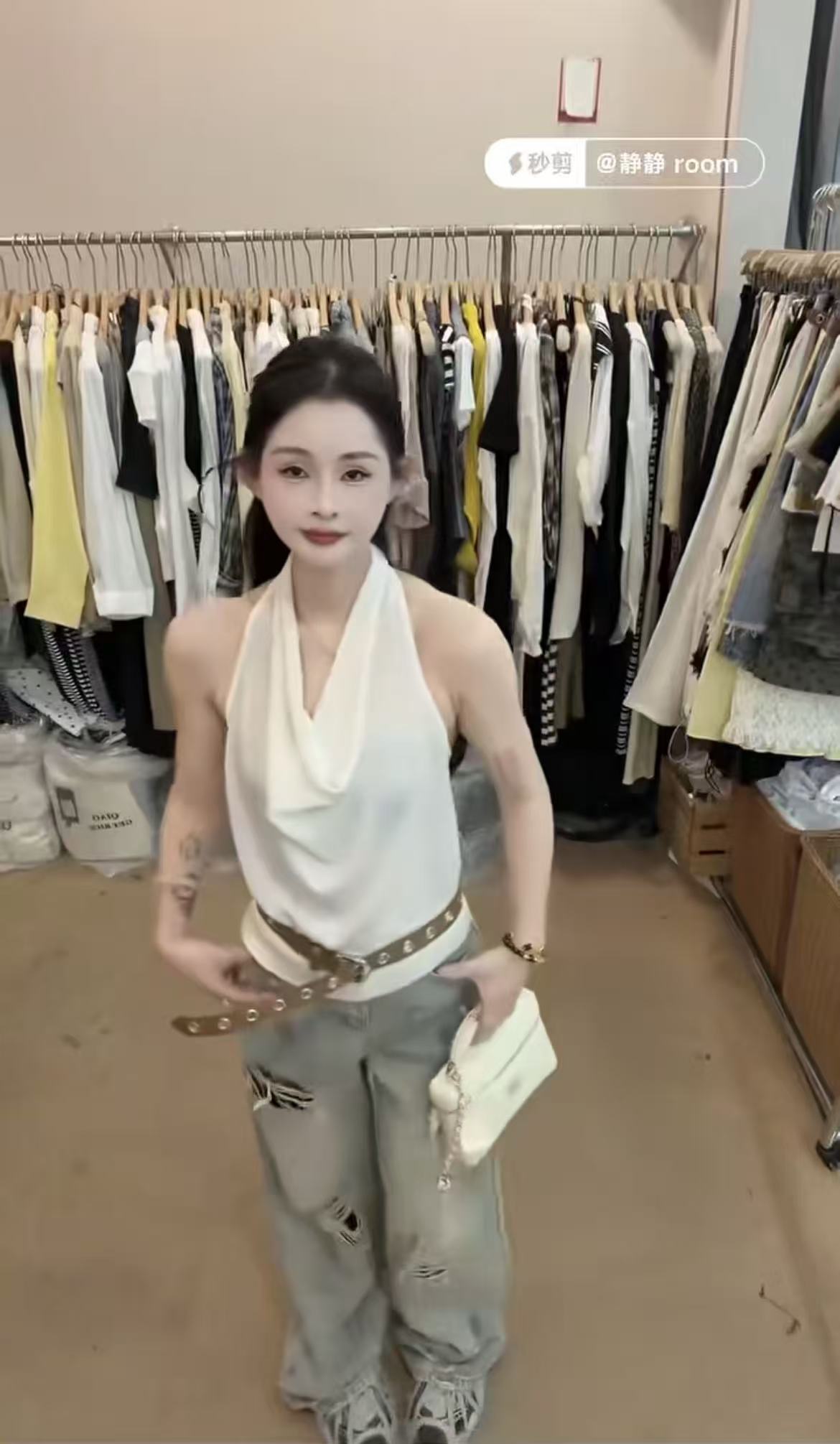 검정색 흔들다 칼라 행침 목 캐미솔 여름 외출용 핫걸 바람 민소매 백리스 작은 셔츠 고유 한 Chic 맨위