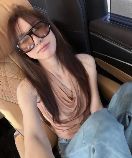 프랑스식 고급 센스 주름 행침 목 캐미솔 여성 의류 2026 새로운 여름 슬림해 보이는 민소매 품격 다용도 맨위