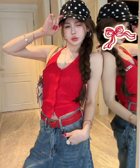 핫걸 행침 목 V넥 빨간색 니트 캐미솔 여름 디자인 센스 슬림해 보이는 쇼트 스타일 인사이드 가져 가라. 외출용 맨위
