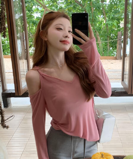 패션 디자인 센스 오프숄더 긴팔 티셔츠 여름 새로운 여성 의류 캐주얼 다용도 아름다운 슬림해 보이는 느슨함 센스 맨위