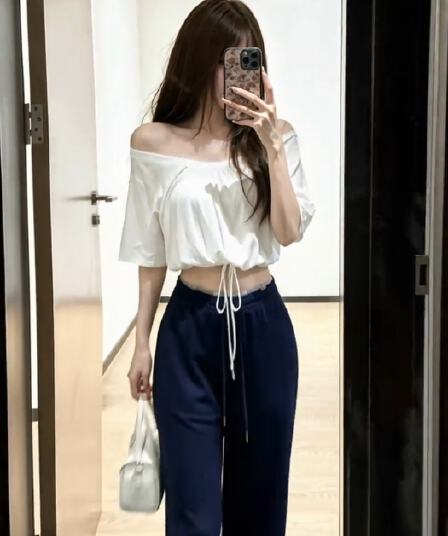 한 부서 화이트 보트넥 오프숄더 중간 소매 티셔츠 여성 이른 가을 새로운 루즈핏 슬림해 보이는 펌프 Pleat 허리 수축 쇼트 스타일 맨위
