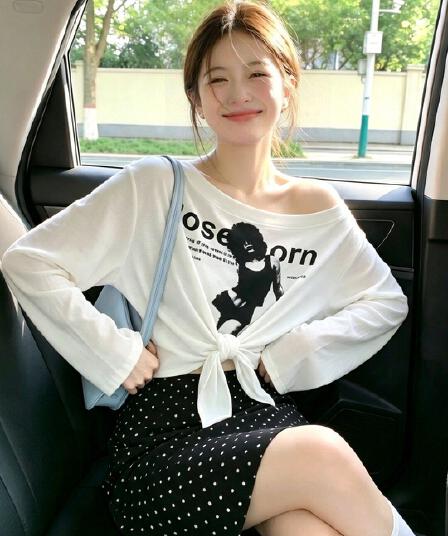 새로운 느긋한 바람 알파벳 프린트 오프숄더 레이스업 허리 수축 긴팔 티셔츠 여성 루즈핏 슬림해 보이는 맨위