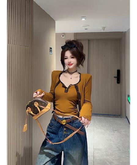 이른 가을 신제품 패션 디자인 센스 한 부서 투피스 세트 맨위 여성