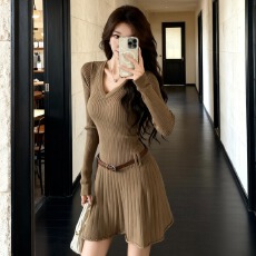 批发已出货  小众法式复古修身显瘦V领针织长袖短款配腰带百褶<b class='q'>连衣裙</b>