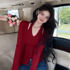 批发已出货 韩系小众新款爆款一整套针织<b class='q'>开衫</b>+挂脖吊带背心两件套上衣