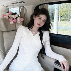 批发已出货秋冬纯欲新款不规则蕾丝打底拼接别致修身独特辣妹针织衫