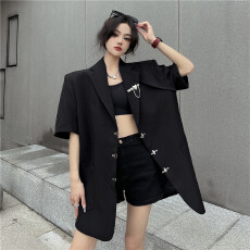 批发实拍后背小心机假两件西装短袖宽松金属扣外套薄款女