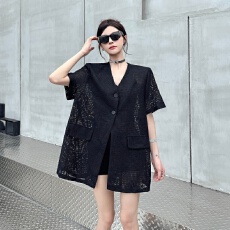 批发实拍韩版V领短袖西装薄外套<b class='q'>女</b>夏季宽松休闲后背镂空设计上衣