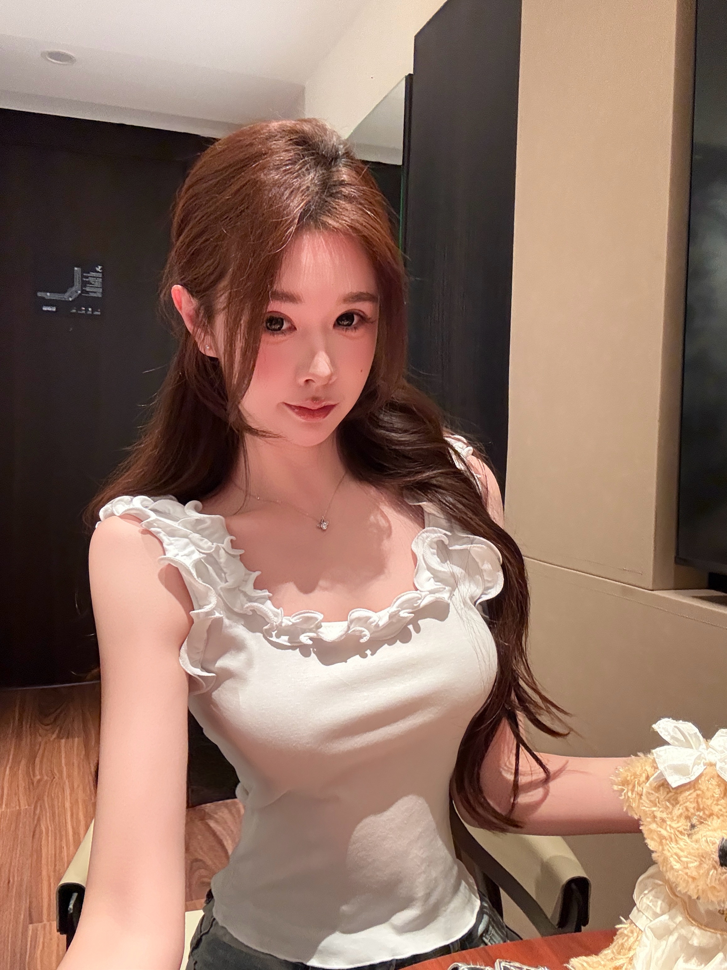 실사 정가 순수한 욕망 핫걸 프릴 캐미솔 여름 작은 셔츠 몸매 가꾸기 슬림해 보이는 인사이드 가져 가라. 외출용 맨위
