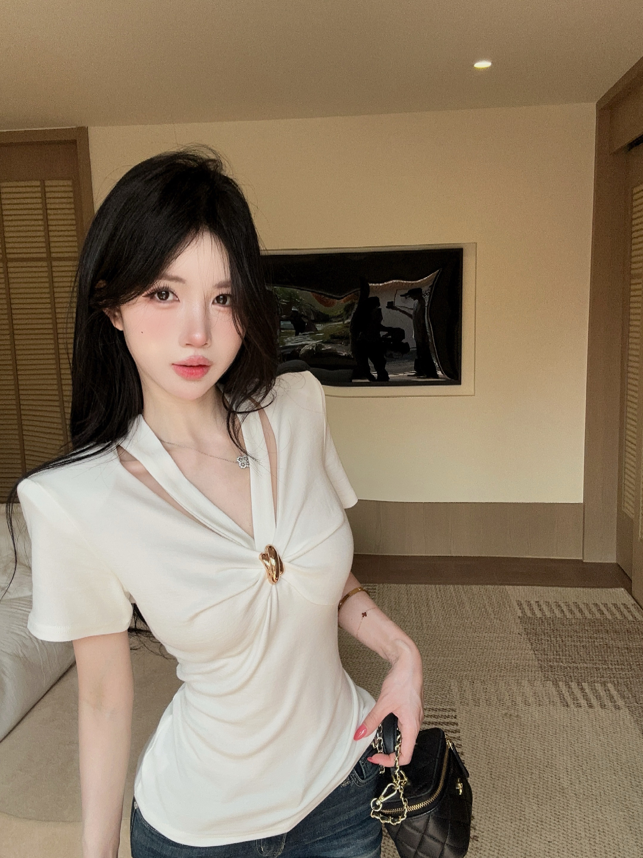 실사 정가 여름 레트로 핫걸 주름 V넥 반팔 티셔츠 여성 외출용 디자인 센스 품격 슬림해 보이는 맨위 여성