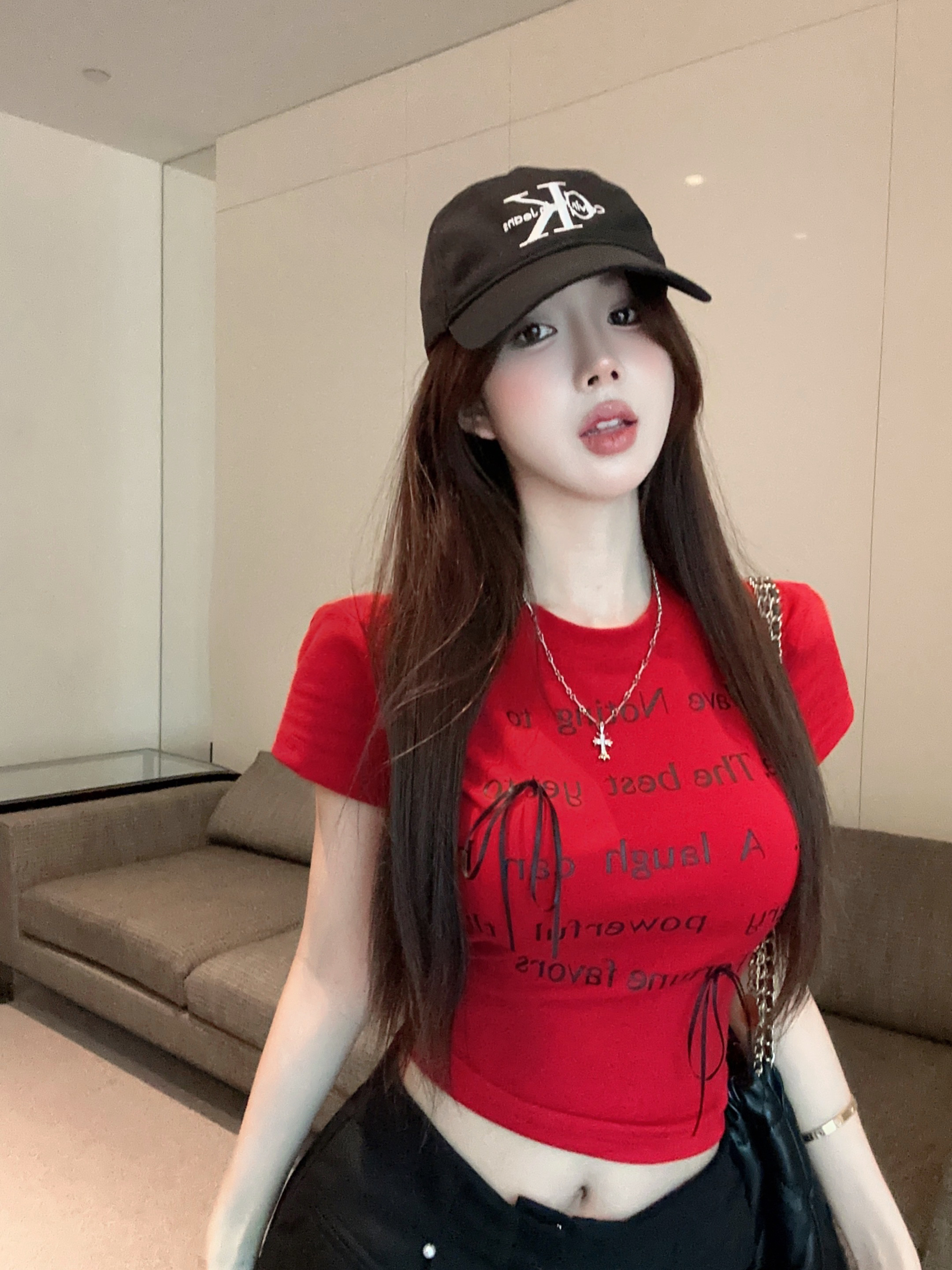실사 정가 여름 알파벳 프린트 나비 매듭 라운드 넥 반팔 긍정적 인 어깨 티셔츠 여성 몸매 가꾸기 이슬 뼈의 쇼트 스타일 맨위