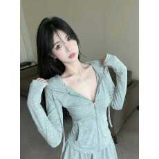 批发实拍实价  2026春夏新款轻薄连帽拉链开衫外套女抽绳短裙白水套装