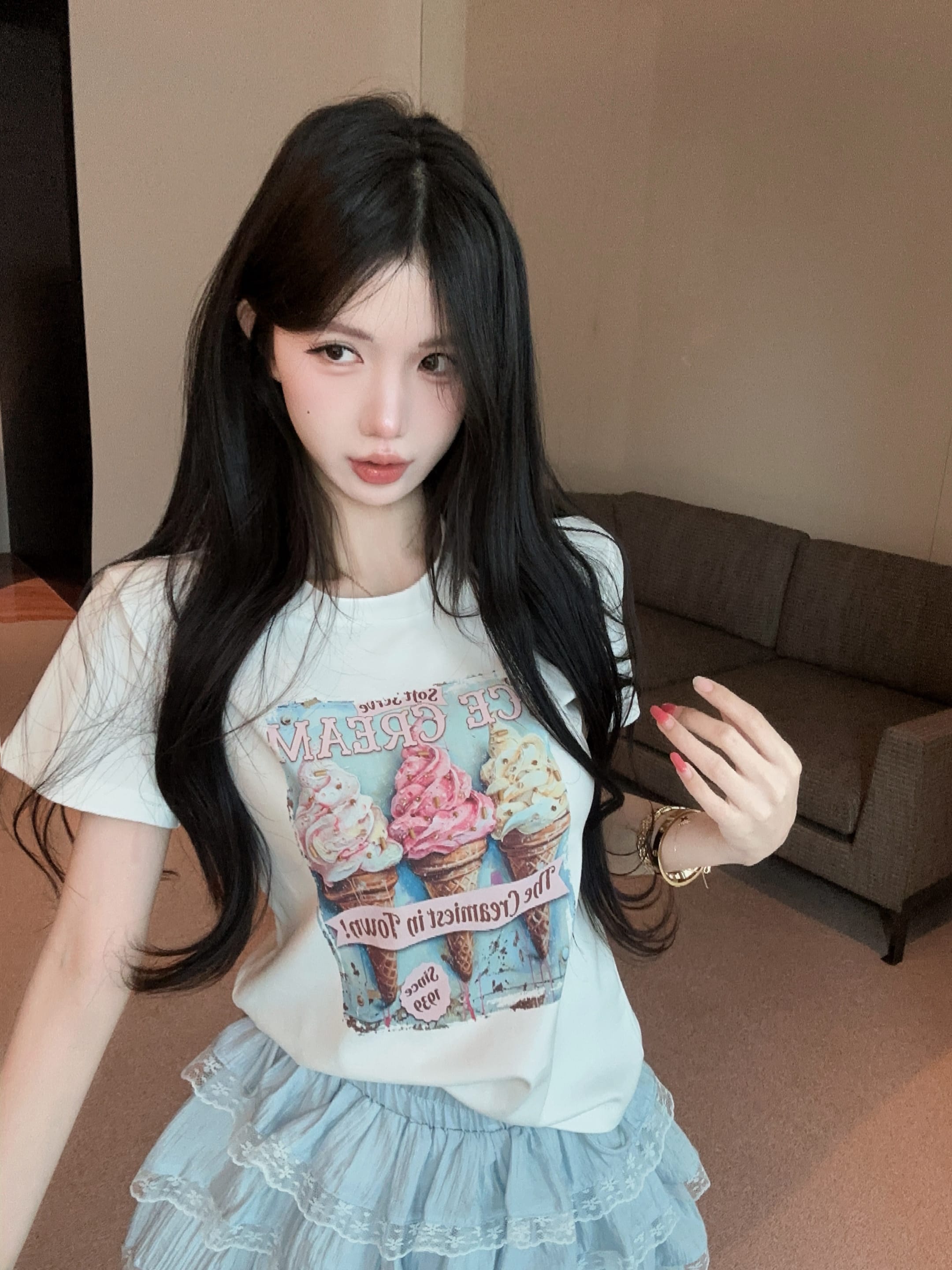 실사 정가 수공 비즈 박기 아이스크림 프린트 반팔 라운드 넥 티셔츠 여성 레이스 측면 미니 스커트 투피스 슈트