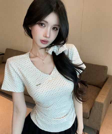 실사 정가 새로운 품격 보내기 헤드 로프 별 도트 무늬 V넥 반팔 티셔츠 여성 몸매 가꾸기 슬림해 보이는 다용도 맨위