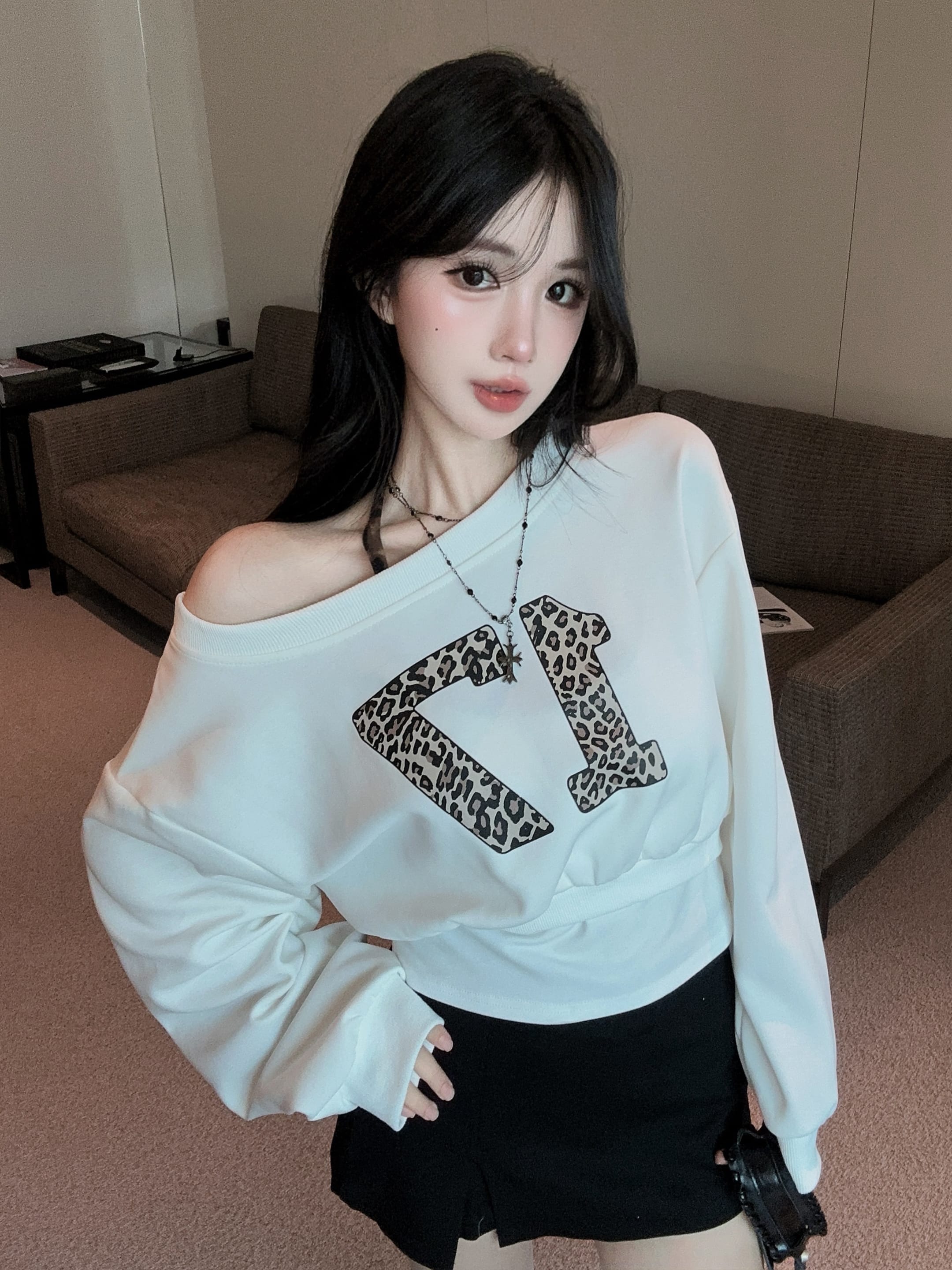 BY35548# 秋季新款豹纹吊带斜肩两件套卫衣复古撞色短款上衣女 服裝批發女裝批發服飾貨源